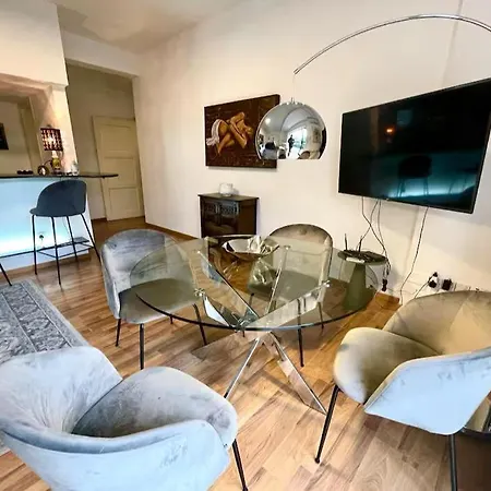 Comfortable Corporate In The Heart Of The Aiantos By Platform 357 * Nicosie