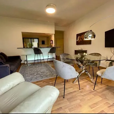 Comfortable Corporate In The Heart Of The Aiantos By Platform 357 Lejlighed