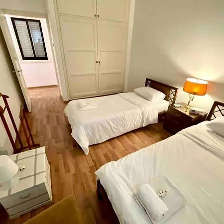 Comfortable Corporate In The Heart Of The Aiantos By Platform 357 * Nicosia